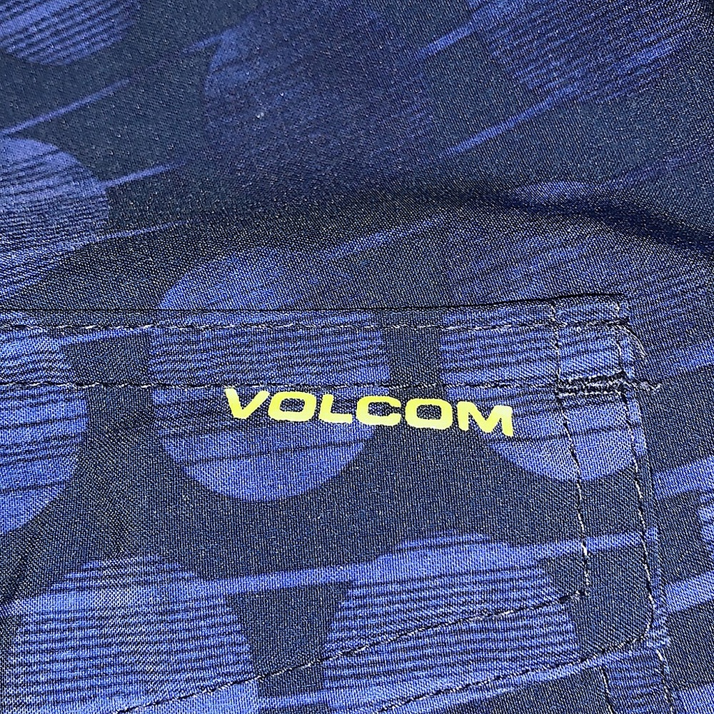 Volcom Board Shorts - Picture 5 of 7